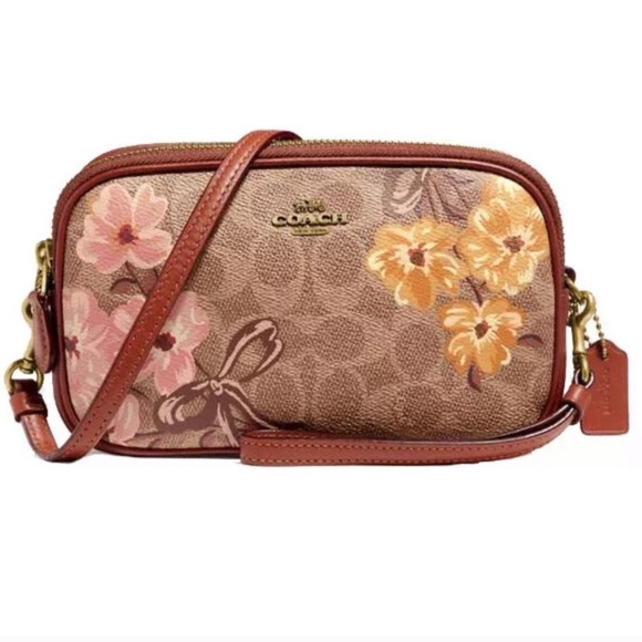 Coach Handbags - 🆕 Coach Prairie Signature Saddle Bag